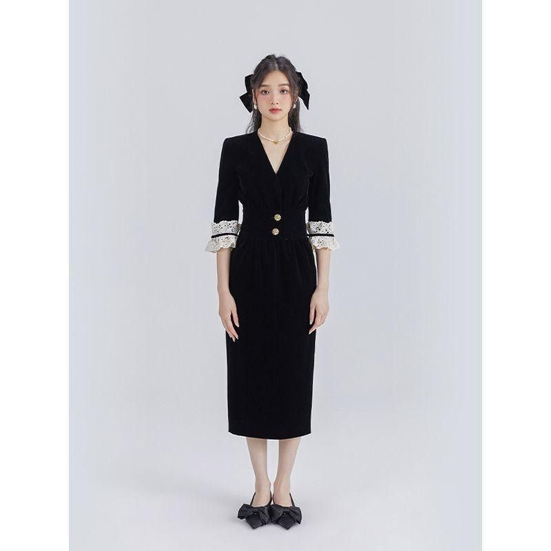 High-end sexy velvet classic elegant spring French style black V-neck retro commuter high waist slimming new arrival for mid-winter