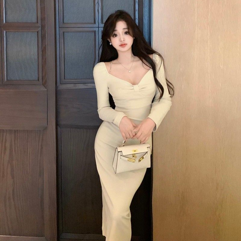 Pure and alluring style autumn new style dress, waist-cinching, slimming, elegant French style, square neck, long sleeves, bodycon dress