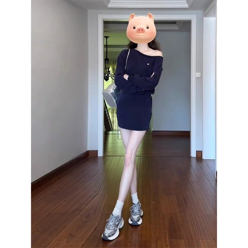 French-style off-shoulder long-sleeved sweatshirt dress for early autumn, elegant and sophisticated, petite, slim-fitting, bodycon mini skirt.