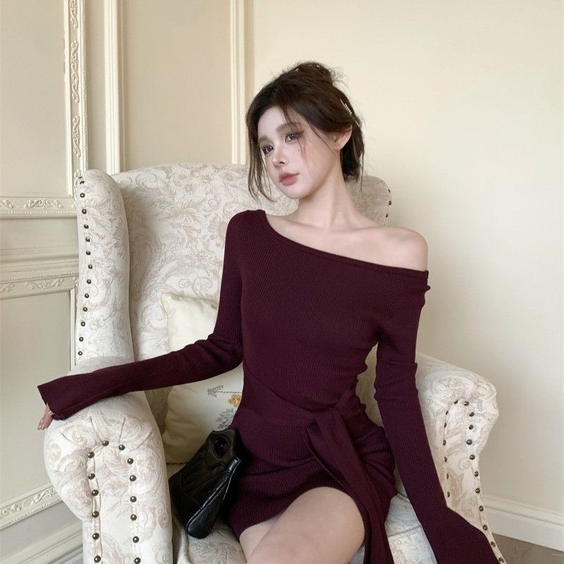 French-style off-shoulder long-sleeved dress for women, perfect for autumn, sexy and elegant, with a lace-up waist, a sophisticated and mature look, bodycon mini skirt.