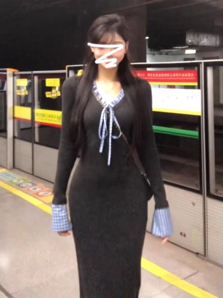 High-end gray long-sleeved knit dress for women, 2024 autumn/winter new style, waist-cinching, bodycon.