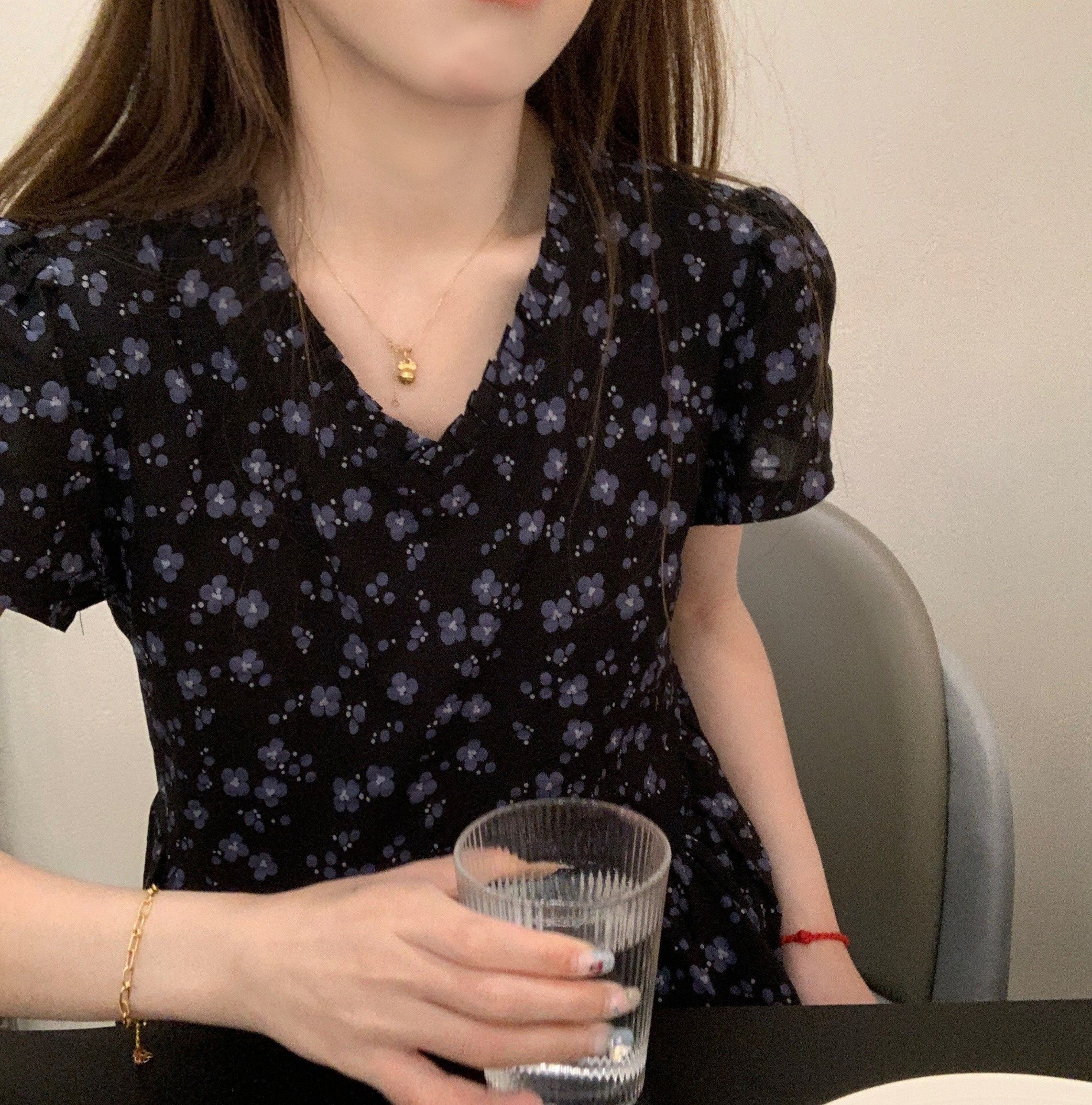 Black petite dress, 2024 new style, summer floral tea dress, French style, lisianthus, slim fit, Mori girl look.