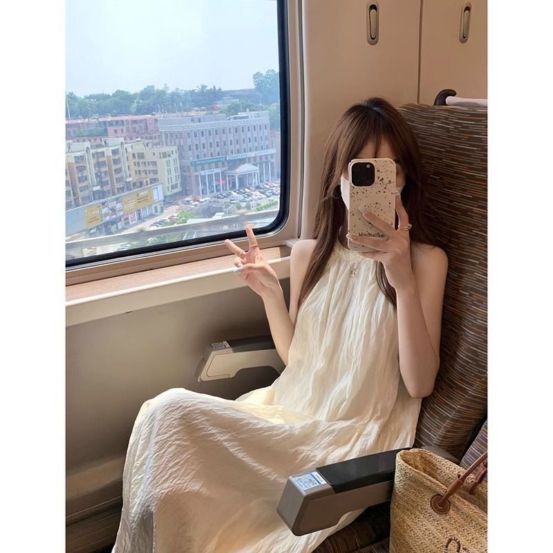 Sweet halter neck dress, fairy-like summer 2025 new style, white sleeveless dress, elegant and classy A-line.