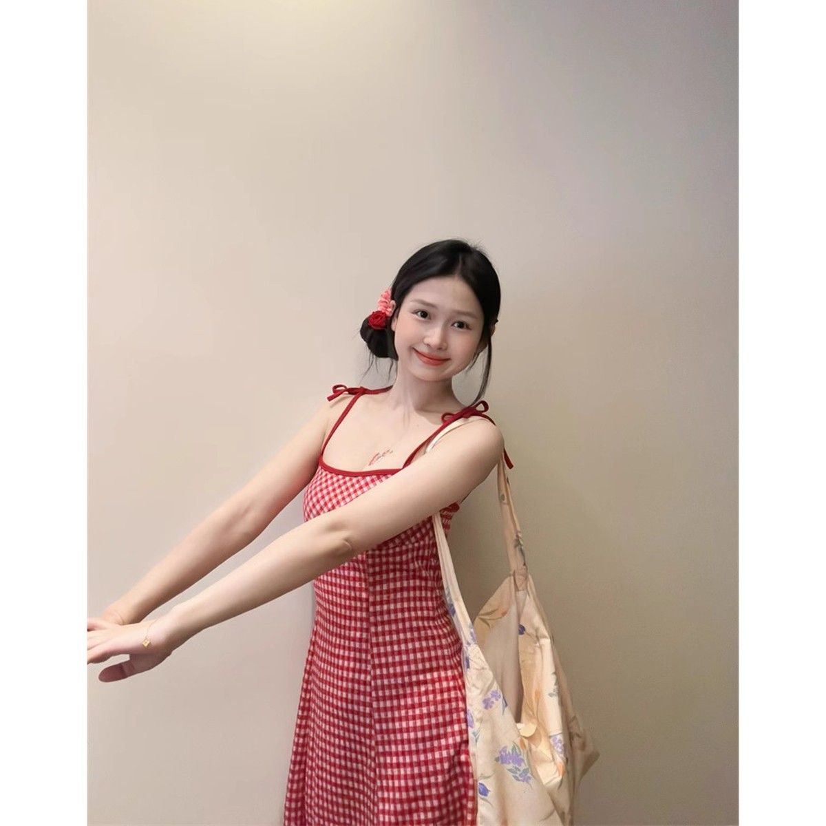 Petite women's sleeveless red plaid suspender dress, summer 2024 new style, fitted waist, French A-line.