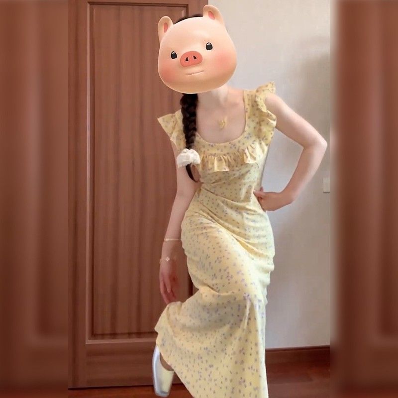 Korean style retro floral print dress for women, new summer 2024, elegant and slimming square neck with ruffled hem.