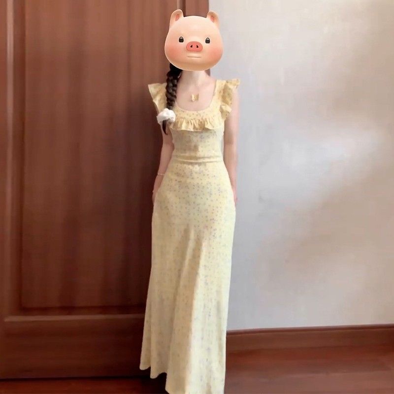 Korean style retro floral print dress for women, new summer 2024, elegant and slimming square neck with ruffled hem.