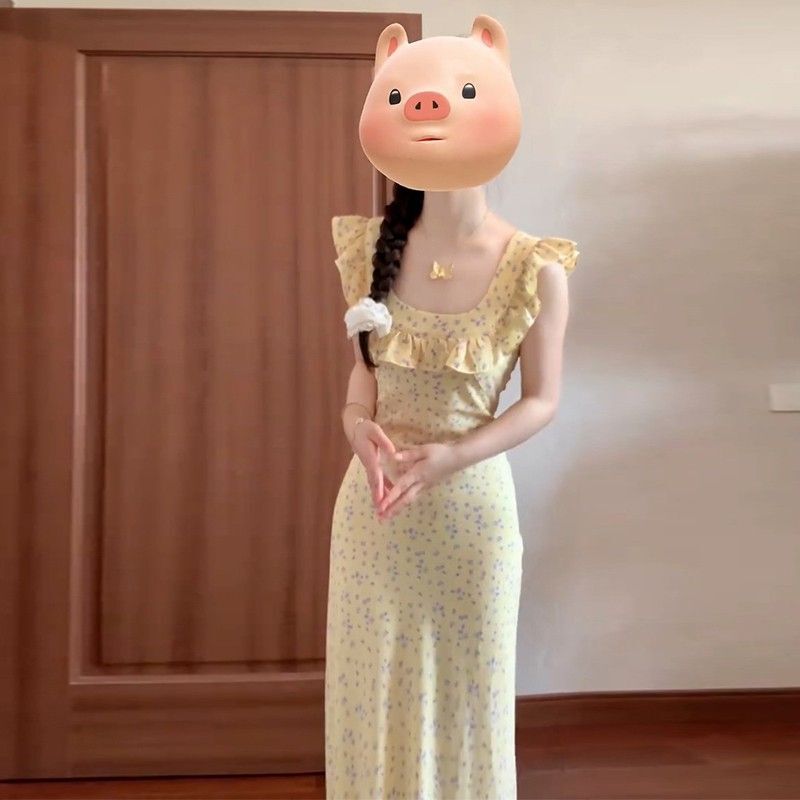 Korean style retro floral print dress for women, new summer 2024, elegant and slimming square neck with ruffled hem.