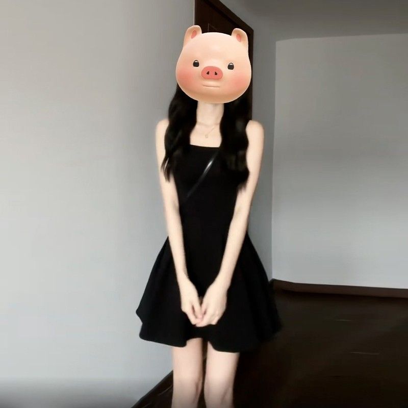 French Hepburn style black slip dress for women, summer 2024 new style, petite, slimming and flattering.