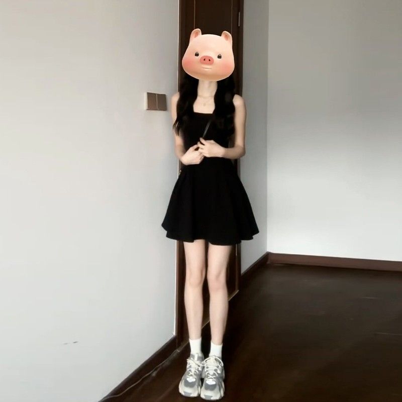 French Hepburn style black slip dress for women, summer 2024 new style, petite, slimming and flattering.