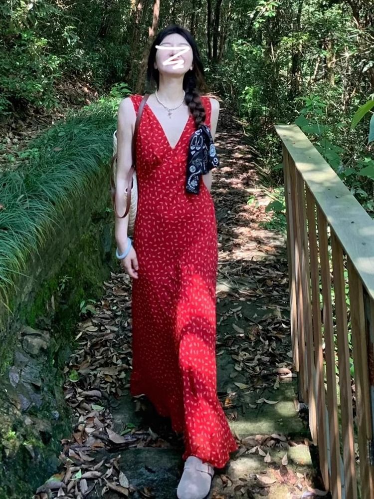 Seaside vacation style red V-neck floral sleeveless dress for women, spring 2025 new style, high-end feel.