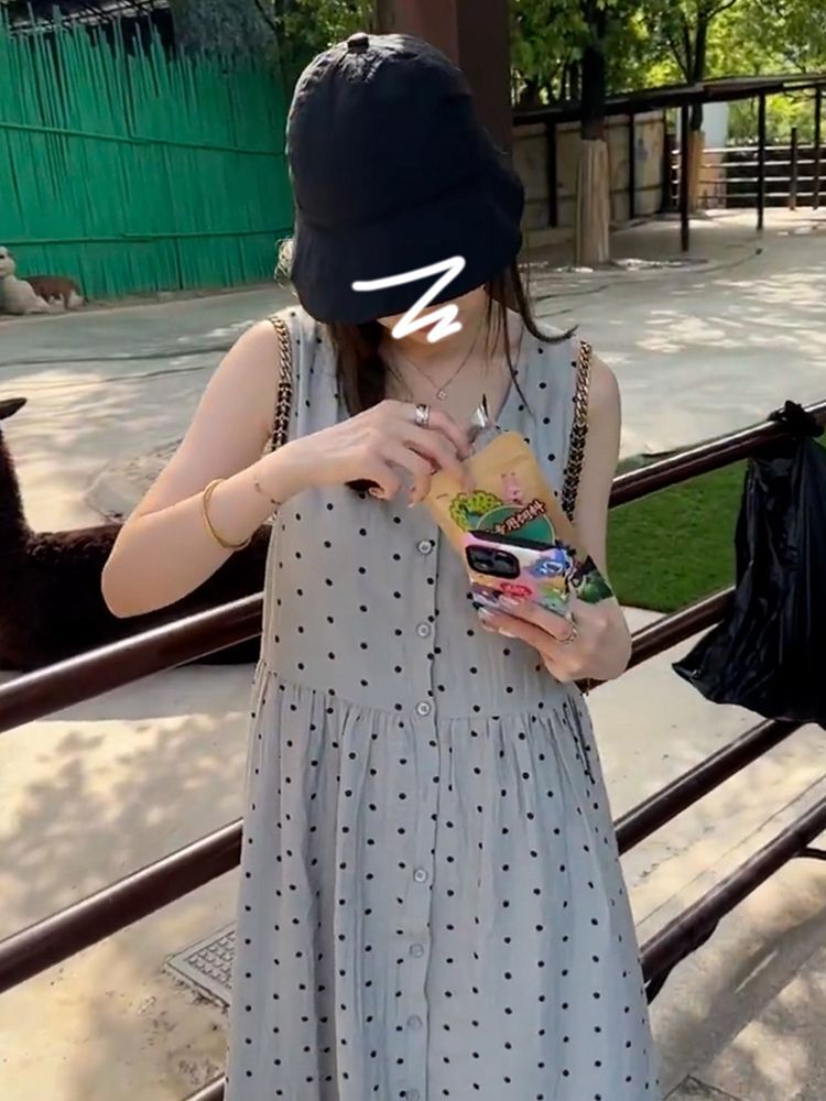 Polka dot sleeveless vest dress for women, summer 2025 new style, French chic, petite and slimming.