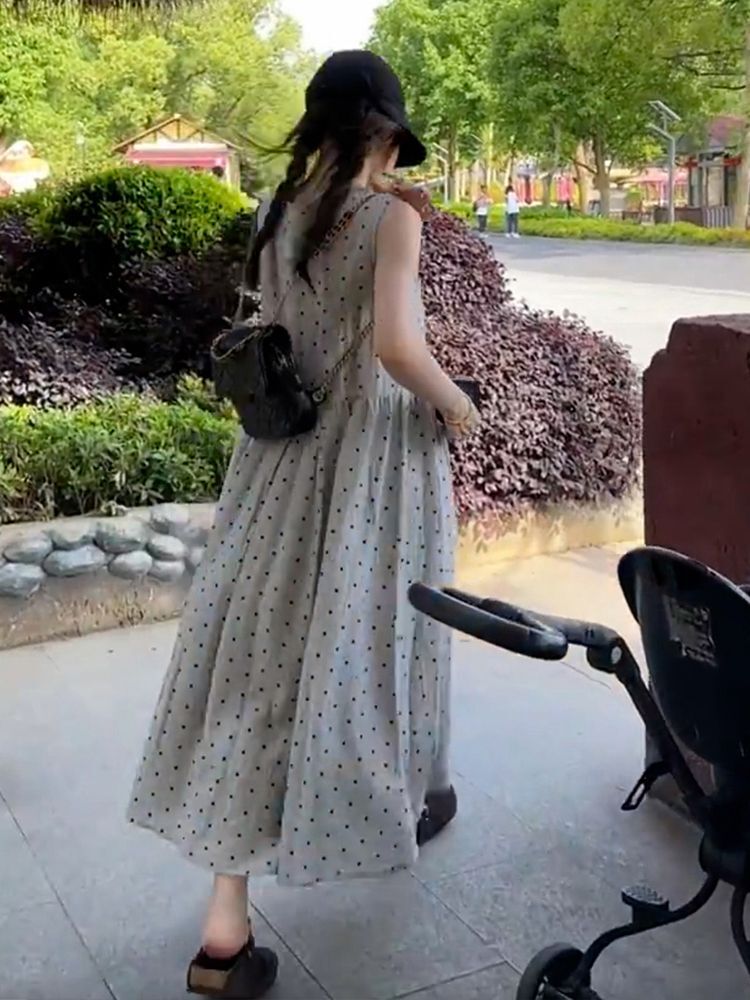 Polka dot sleeveless vest dress for women, summer 2025 new style, French chic, petite and slimming.