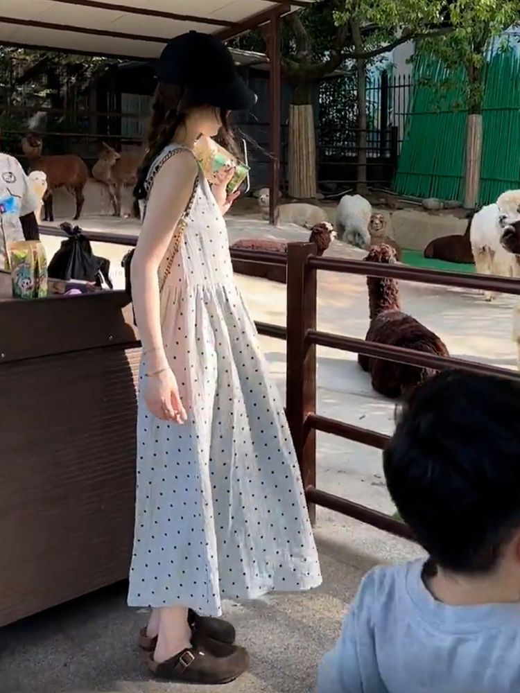 Polka dot sleeveless vest dress for women, summer 2025 new style, French chic, petite and slimming.