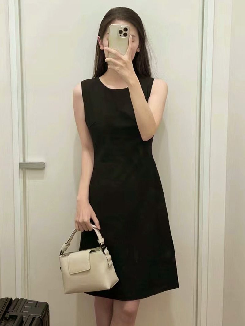 Hepburn Black Sleeveless Dress, Elegant and Suitable for Summer Commuting, Petite Figure, Slimming Waist, Little Black Dress
