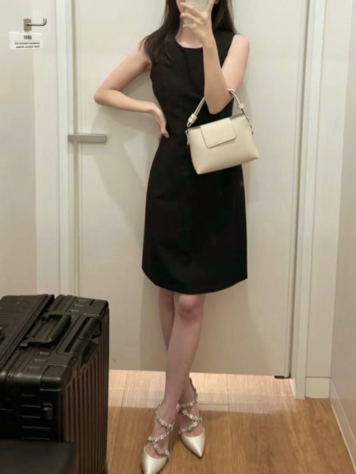 Hepburn Black Sleeveless Dress, Elegant and Suitable for Summer Commuting, Petite Figure, Slimming Waist, Little Black Dress