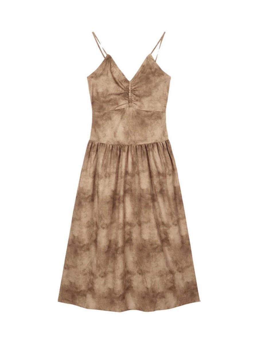 French-style floral print sundress, summer slimming, elegant and sophisticated, ink painting style, beach vacation casual sundress