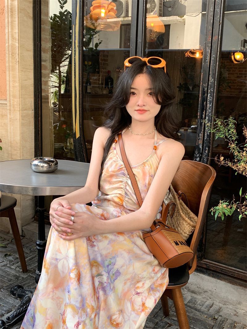 French retro oil painting floral halter neck suspender dress for women, summer vacation style, elegant backless waist-cinching long dress