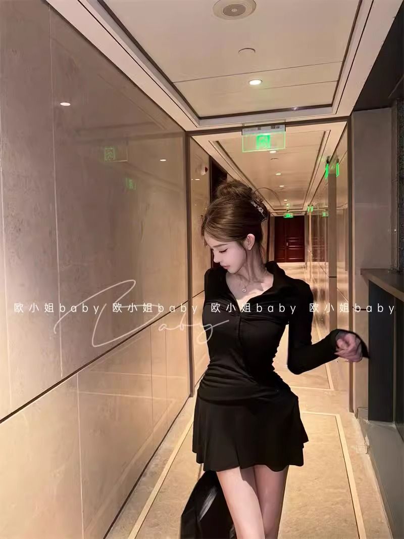 Black pleated polo collar long-sleeved dress for women, summer slim fit design, stylish short skirt, A-line silhouette.