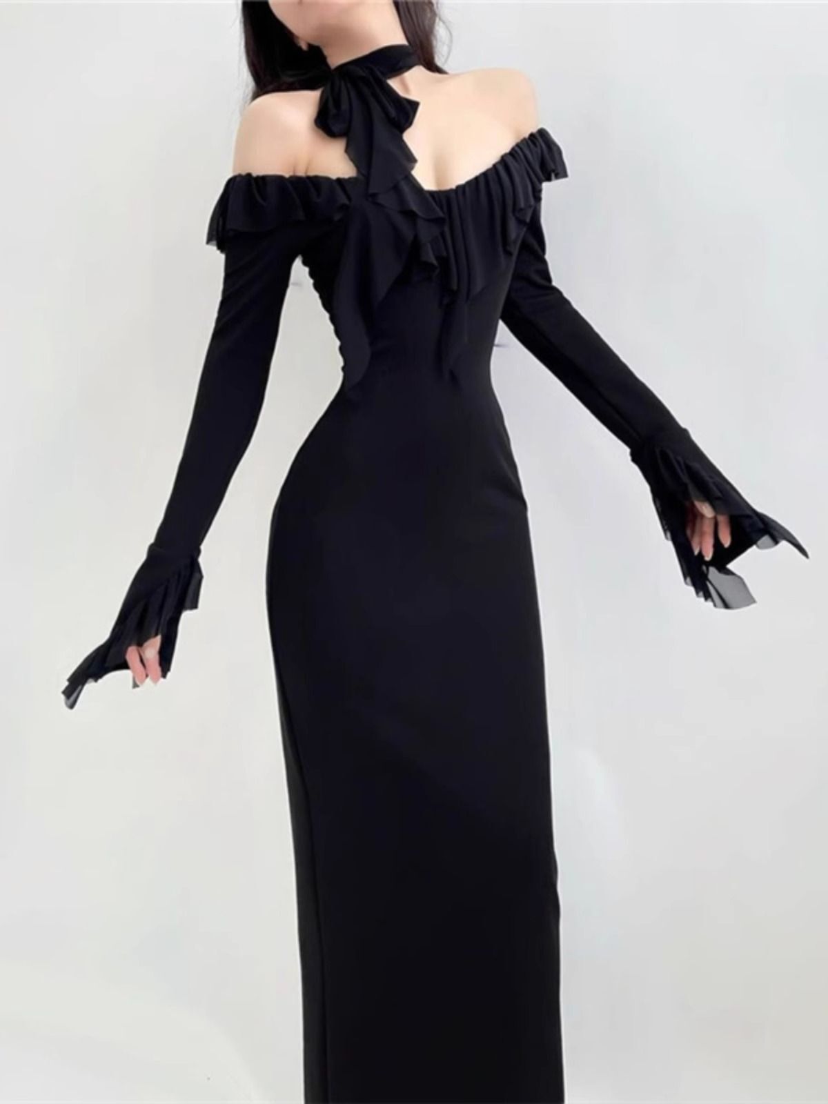 2024 New French Hepburn Style Black Off-Shoulder Dress for Women, Spring and Autumn, High-End Sexy Bodycon Long Skirt