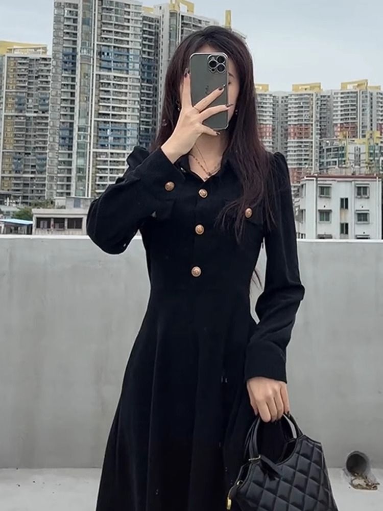 Black Hepburn-style petite dress, women's early autumn 2024 new style, high-end innerwear.