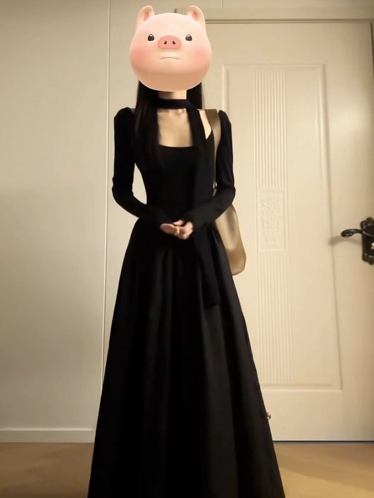 2024 Early Autumn New Arrival Hepburn Style Black Long-Sleeved Dress, Elegant Women's Clothing, High-End Fit, Waist-Defining