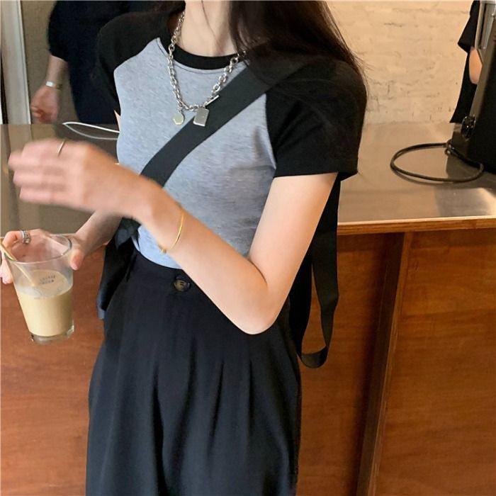 Sweet and cool slim-fitting color-blocked top for women, new summer style, short sleeve, raglan sleeve, perfect for layering under a T-shirt.