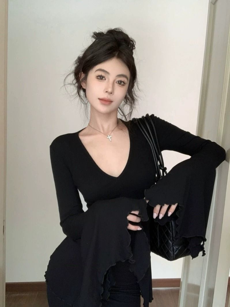 MR High Elastic Ribbed American Style Hot Girl V-Neck Flared Sleeve T-Shirt Women's Autumn Slim Fit Slit Black Long Sleeve