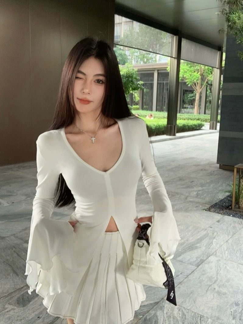 MR High Elastic Ribbed American Style Hot Girl V-Neck Flared Sleeve T-Shirt Women's Autumn Slim Fit Slit Black Long Sleeve