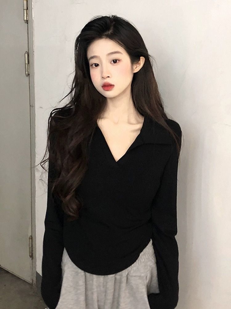 Polo collar, sexy short-sleeved T-shirt, new summer style, hot girl design, slim fit, white base layer.