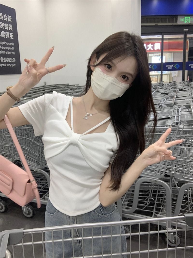 Unique and stylish design, 2023 summer new style, bow-tie slim fit short-sleeved women's clothing, sexy style.