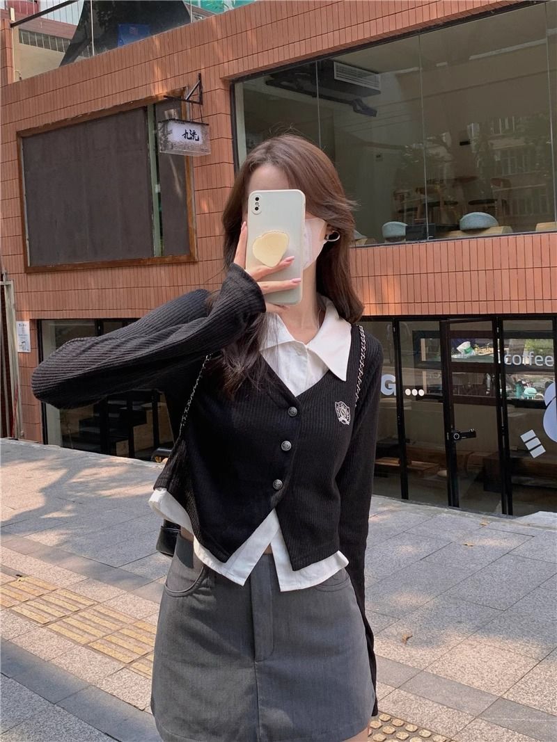 This stylish, trendy, two-piece short-sleeved knit top is perfect for autumn and can be worn as an outerwear piece.