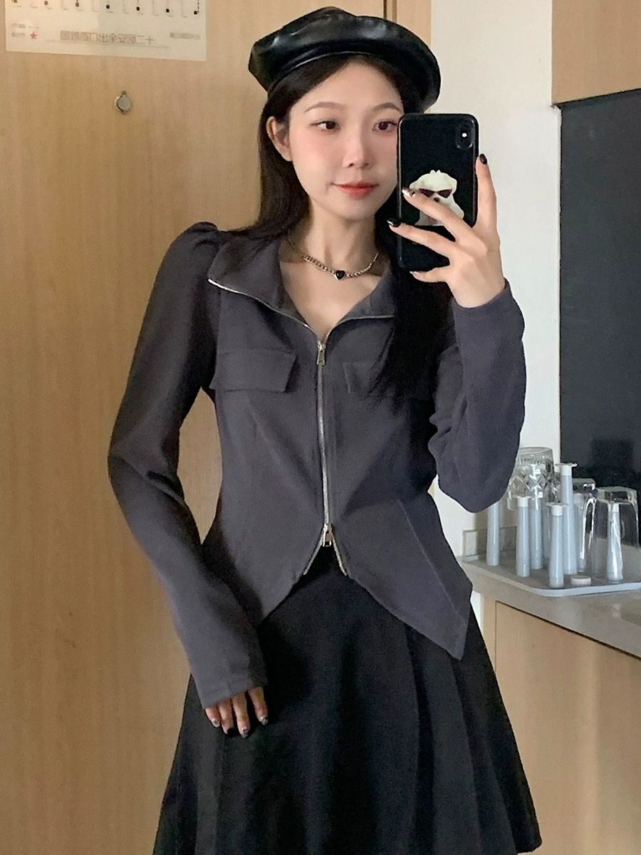 Women's long-sleeved T-shirt, autumn style, unique design, plus-size, short, irregular base layer, chic inner top.