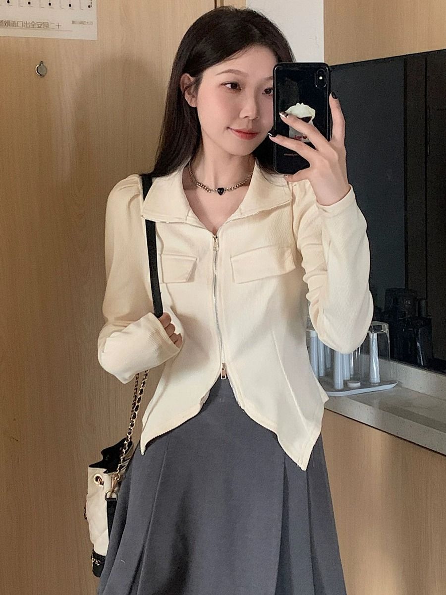 Women's long-sleeved T-shirt, autumn style, unique design, plus-size, short, irregular base layer, chic inner top.