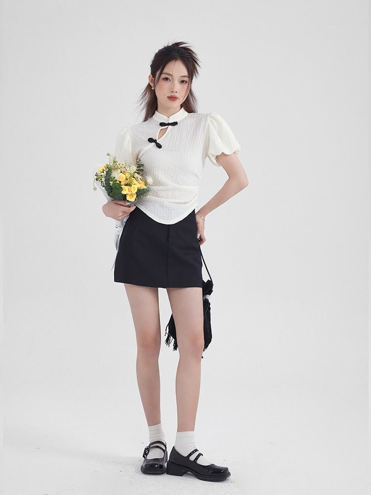 Original fabric French short-sleeved shirt for women, new Chinese retro design with frog buttons, niche slim fit top.