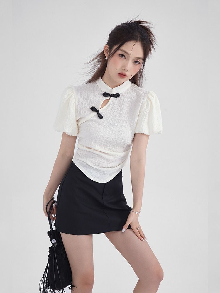 Original fabric French short-sleeved shirt for women, new Chinese retro design with frog buttons, niche slim fit top.