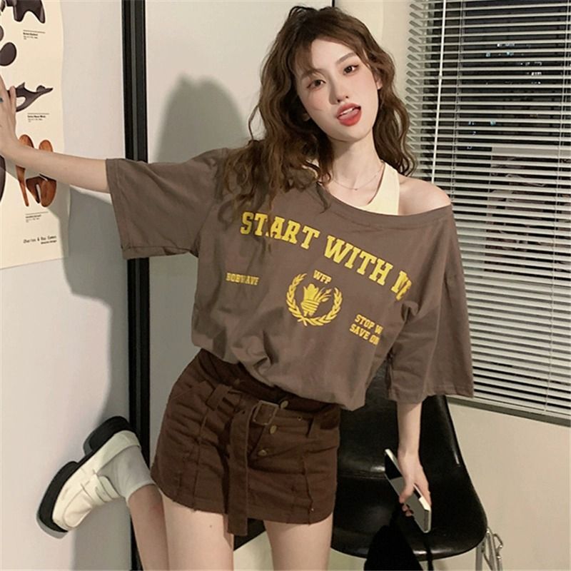 Official photos, actual price, short-sleeved off-shoulder faux two-piece T-shirt for women, summer loose fit, unique design, pure and alluring temperament.