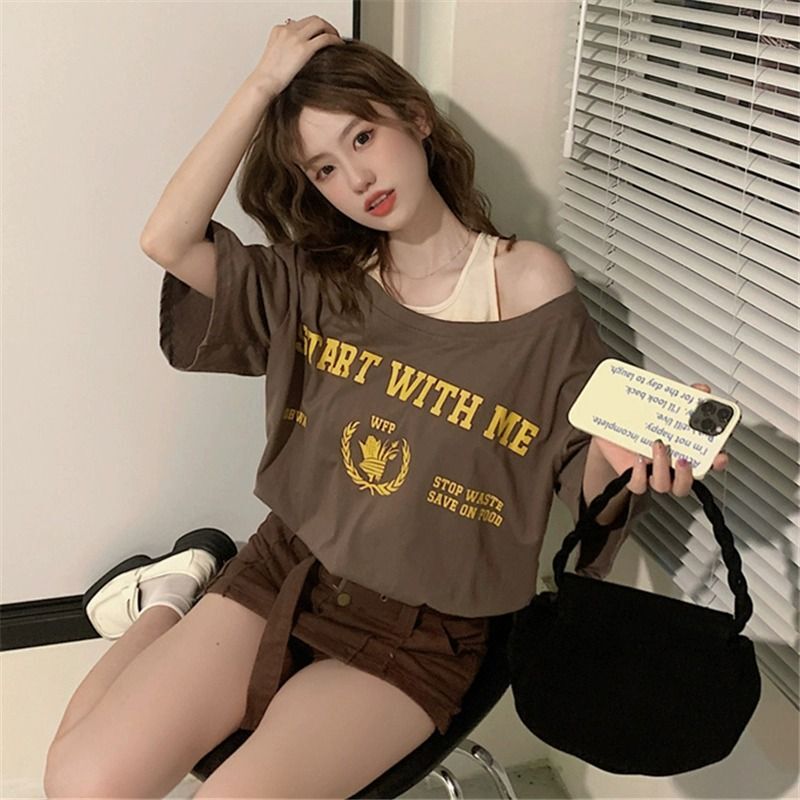 Official photos, actual price, short-sleeved off-shoulder faux two-piece T-shirt for women, summer loose fit, unique design, pure and alluring temperament.