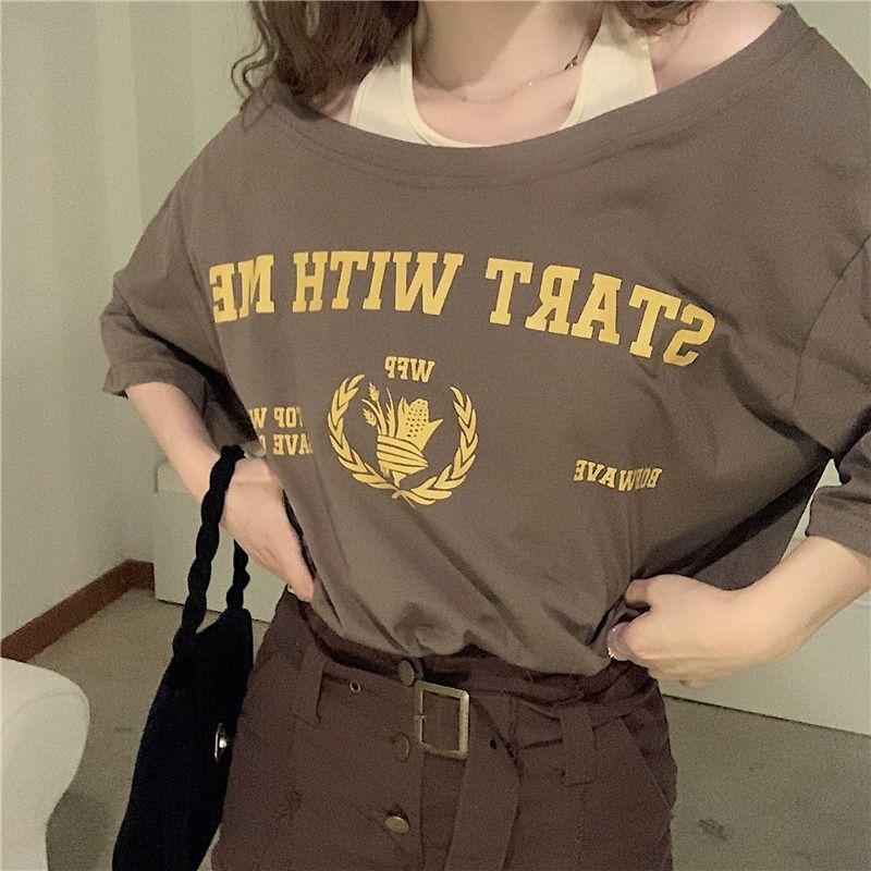 Official photos, actual price, short-sleeved off-shoulder faux two-piece T-shirt for women, summer loose fit, unique design, pure and alluring temperament.