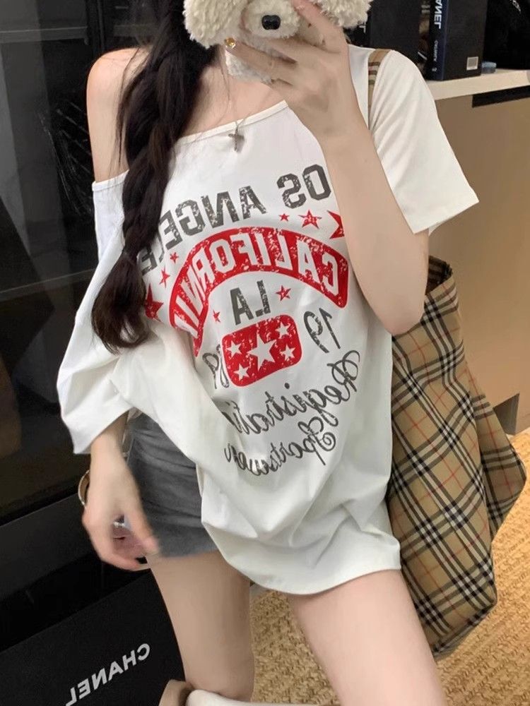 American retro style off-shoulder short-sleeved t-shirt for women, summer design, unique loose fit, sexy top.
