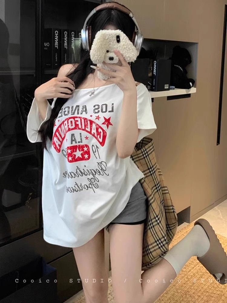 American retro style off-shoulder short-sleeved t-shirt for women, summer design, unique loose fit, sexy top.